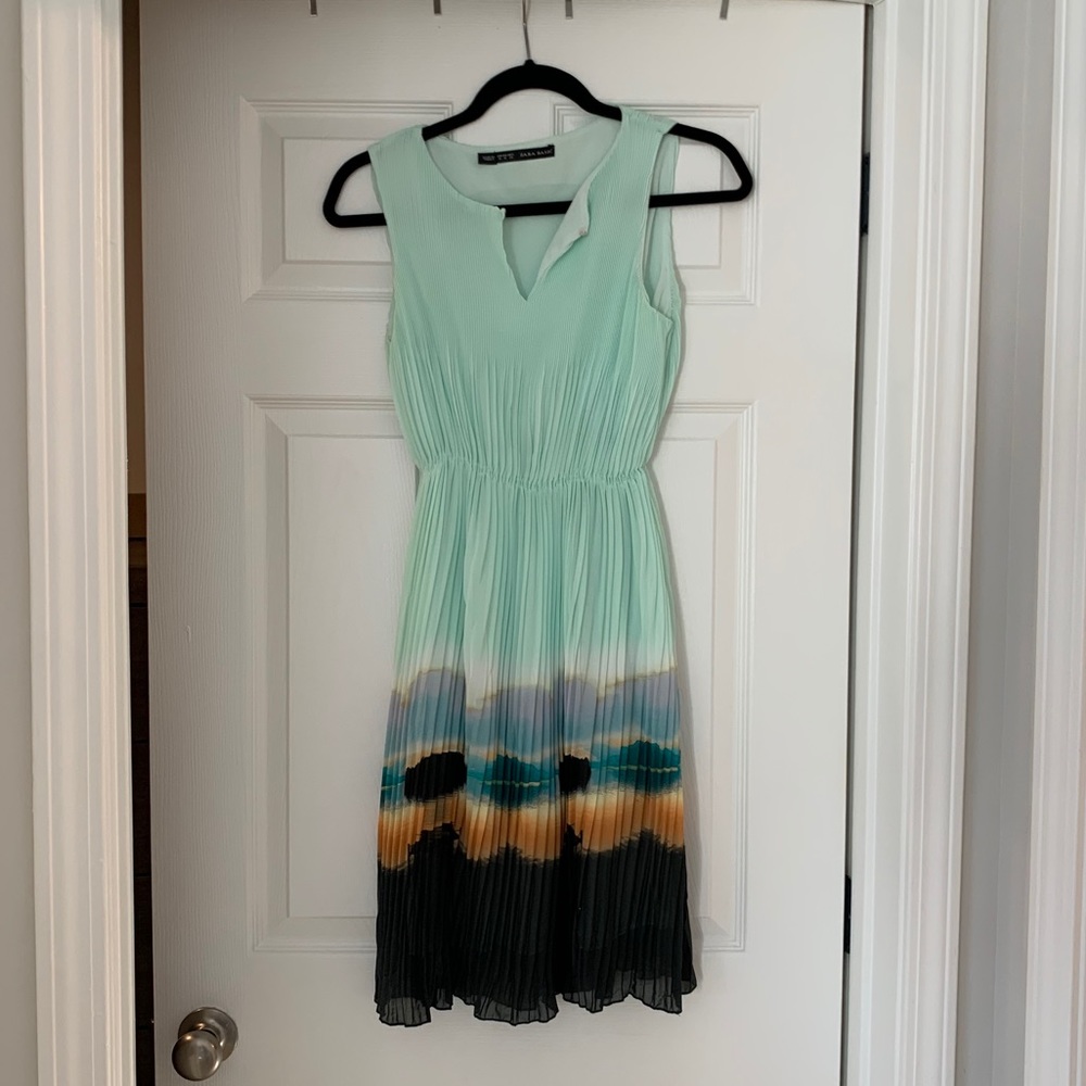 Never worn Zara dress size medium
